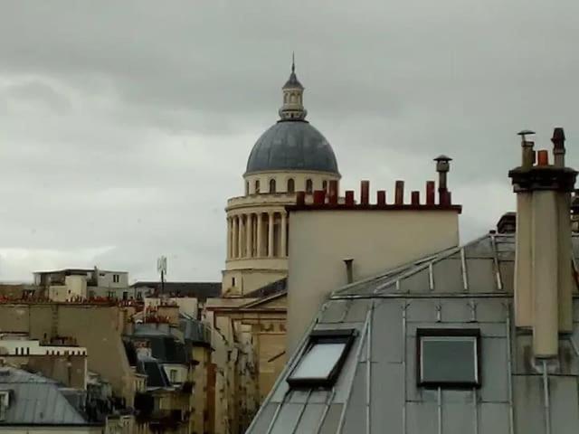 Coeur De Emplacement Exceptionnel Equipe Lumineux Calme Salle De Bains Place Maubert Ascenseur Climatisation Apartment
